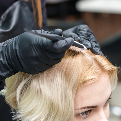 Techniques de coloration et entretien des cheveux